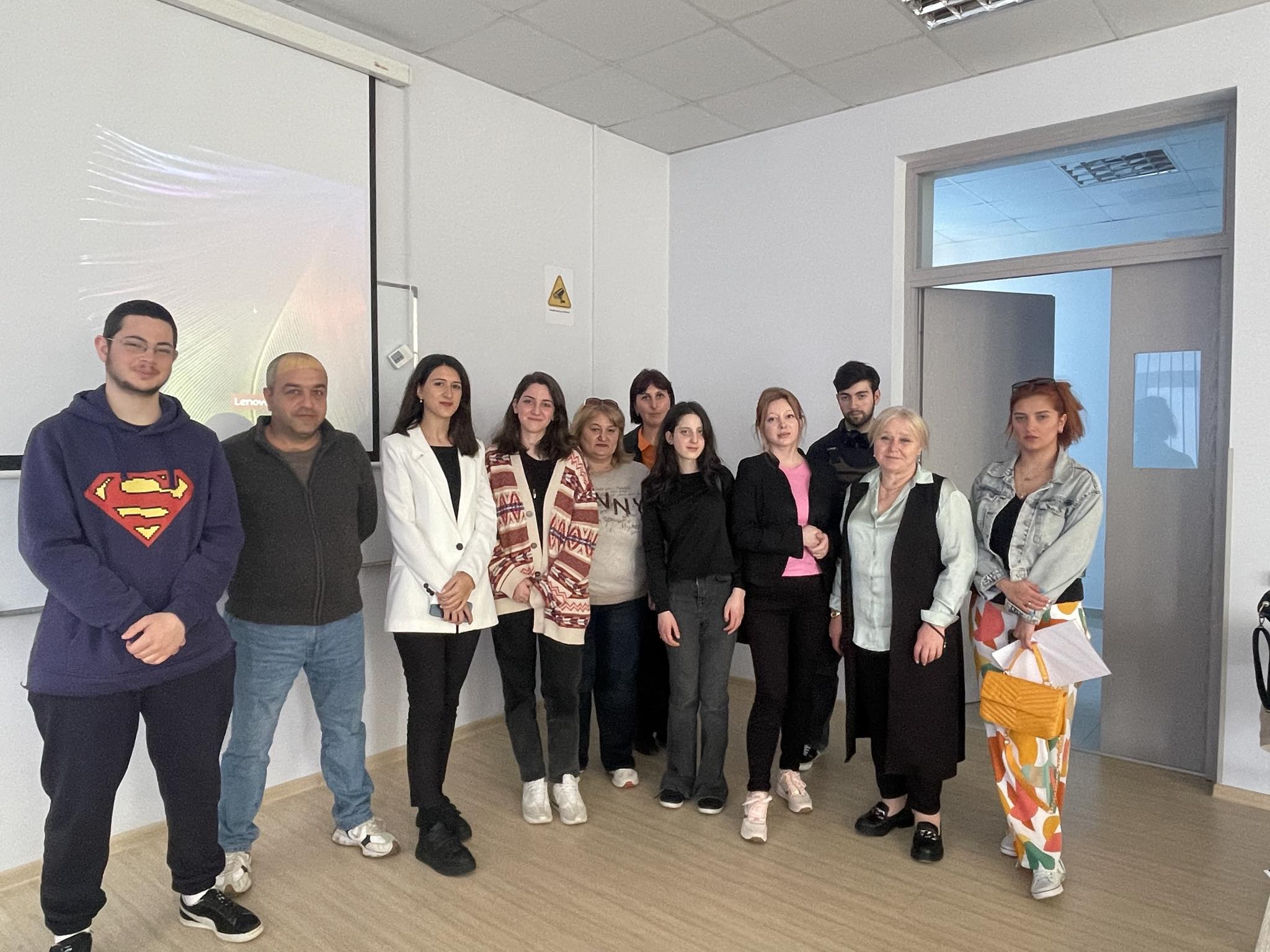 2 აპრილი  აუტიზმის შესახებ ცნობადობის ამაღლების მსოფლიო დღეა